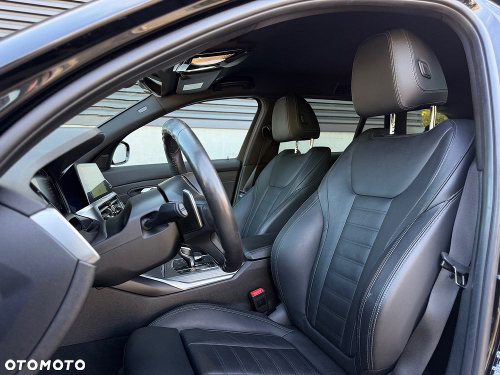 BMW Seria 3 320i Edition M Sport Shadow - 19