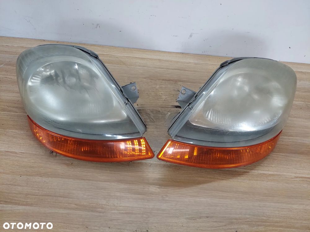 Lampa reflektor kierunek przód Trafic II Vivaro Primastar 01-07  Łuków części - 1