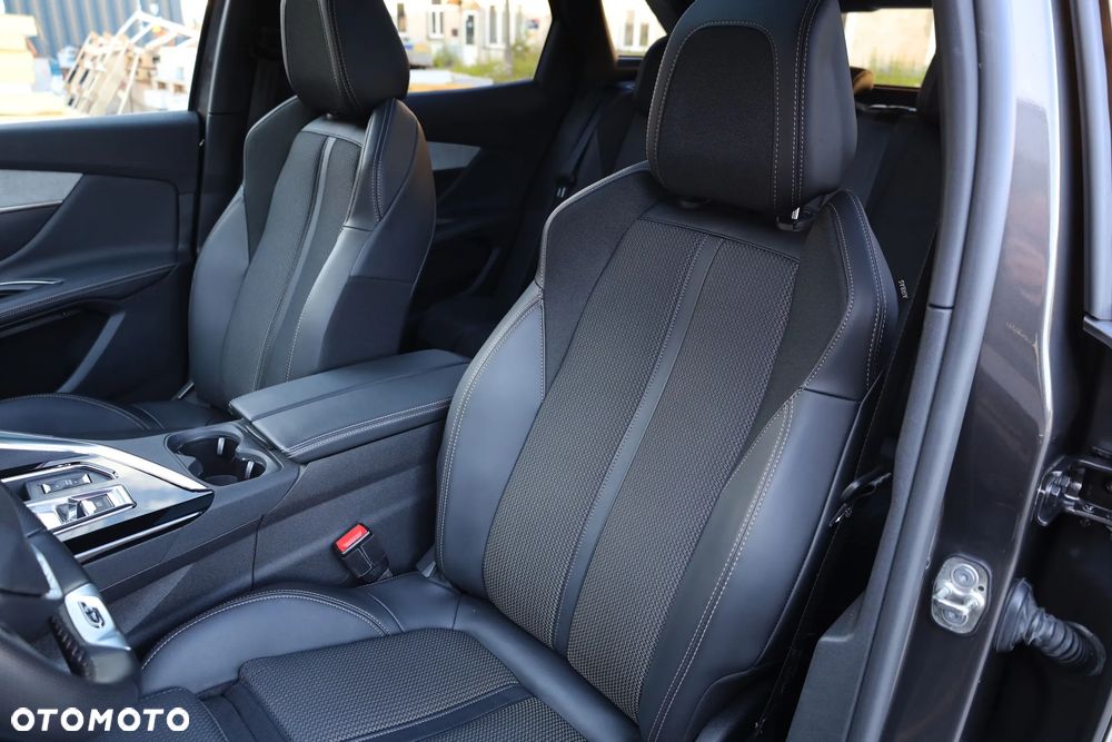 Peugeot 3008 225 e-EAT8 GT Pack - 24
