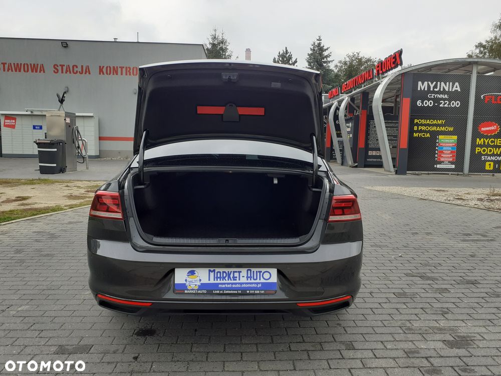 Volkswagen Passat - 5