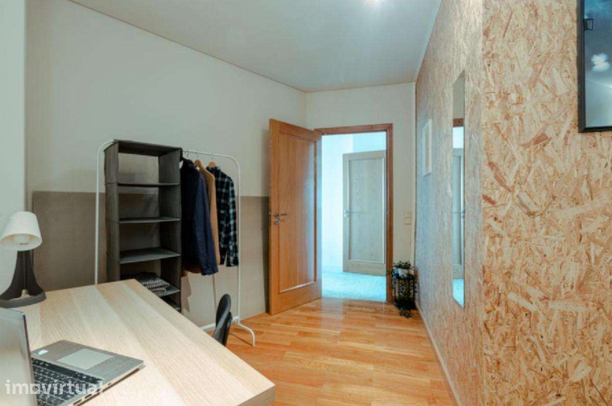 Quarto - localizado em Cedofeita Porto - Grande imagem: 2/20