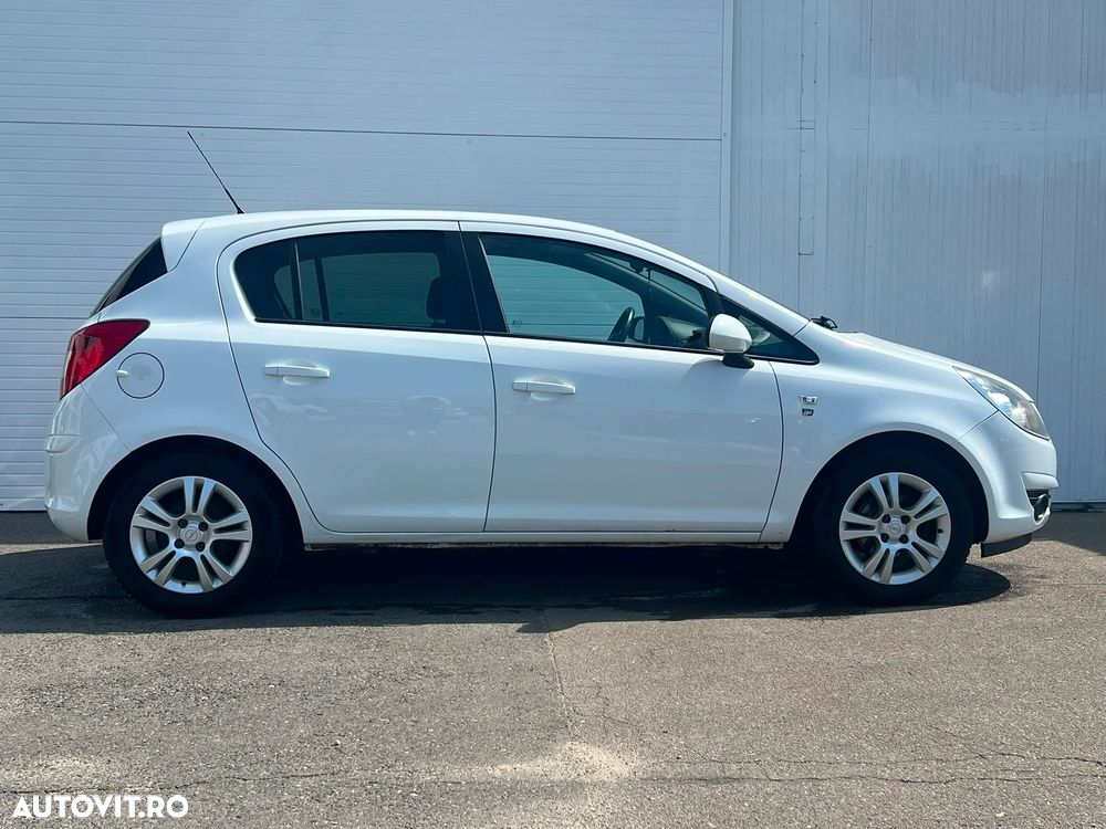 Opel Corsa 1.4 Cosmo - 5