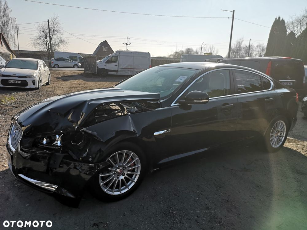 Jaguar XF 2.2 D Premium Luxury - 13