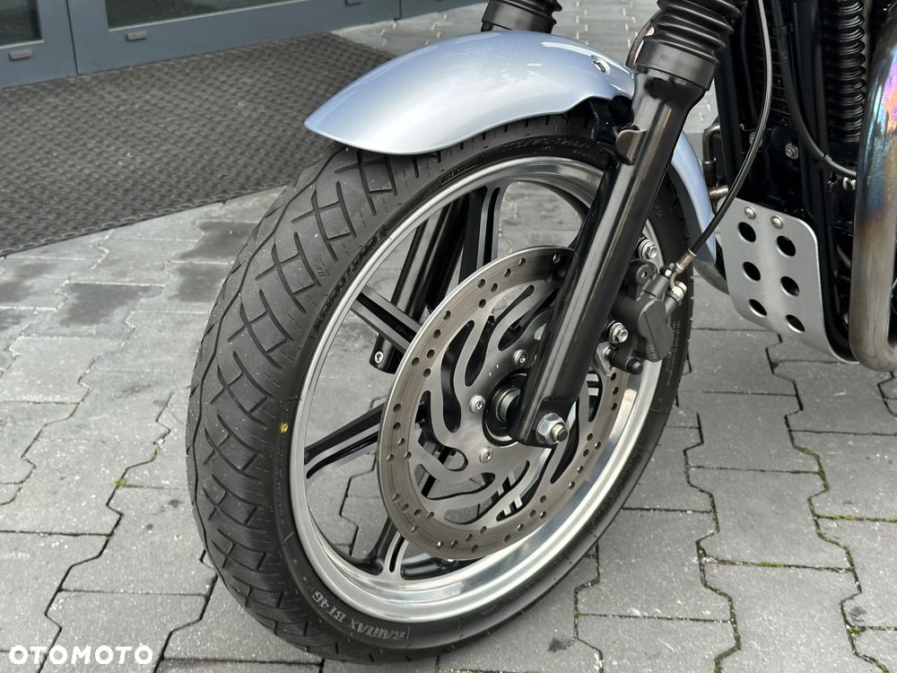 Triumph Bonneville - 37