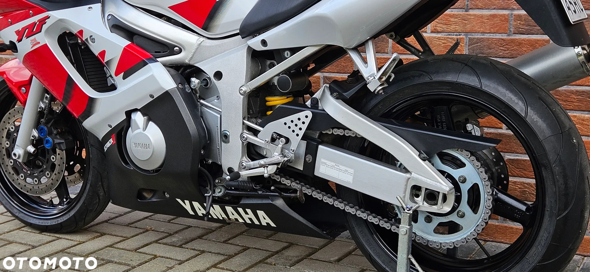Yamaha YZF - 6