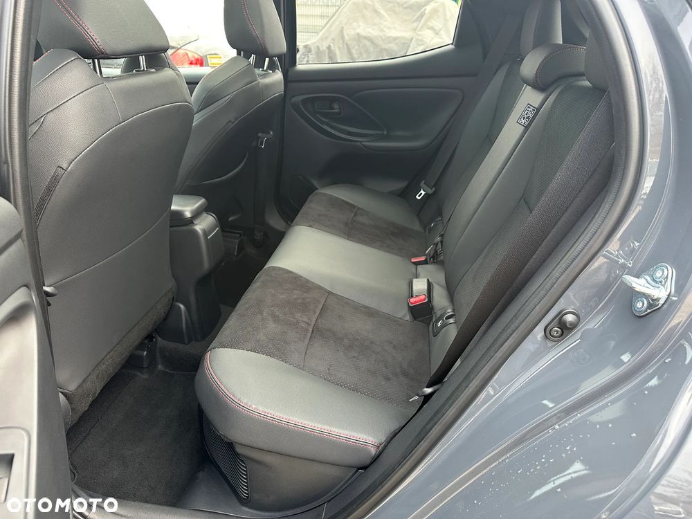 Toyota Yaris Hybrid 1.5 GR Sport - 22