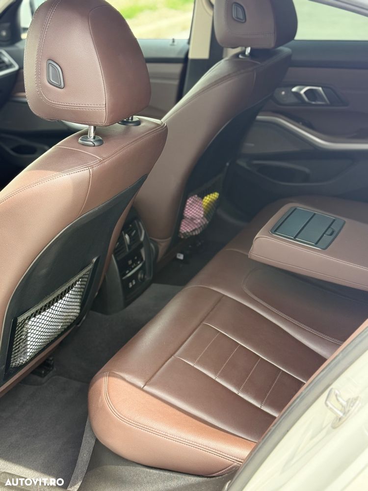 BMW Seria 3 318d Aut. - 18