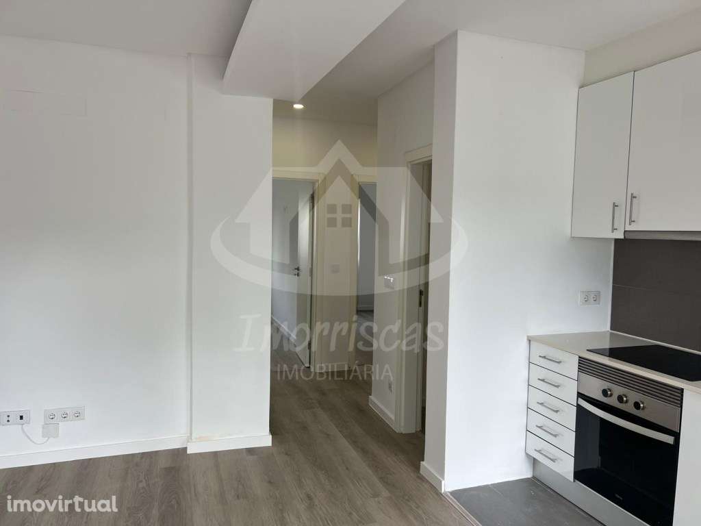 T2 totalmente remodelado com terraço em Loures - pronto a habitar - Grande imagem: 4/38