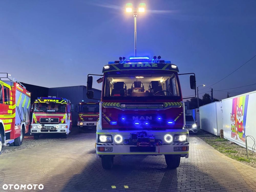 MAN Straż pożarna, Pojazd pożarniczy, Wóz strażacki, MAN L80 średni GBA 4x4 CNBOP, wyciągarka, 3200l wody, reduktor, blokady, mosty