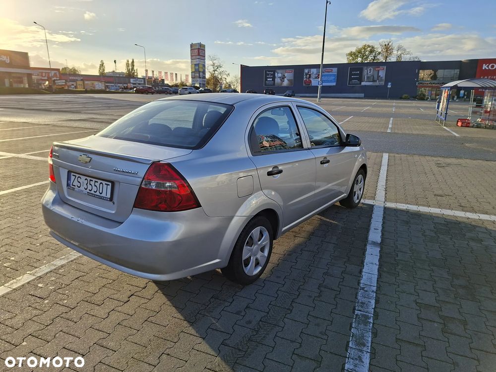 Chevrolet Aveo 2010 photo 3