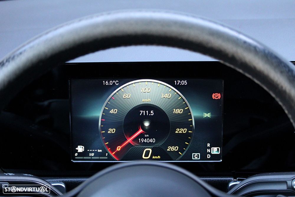 Mercedes-Benz GLB 200 d Progressive - 32