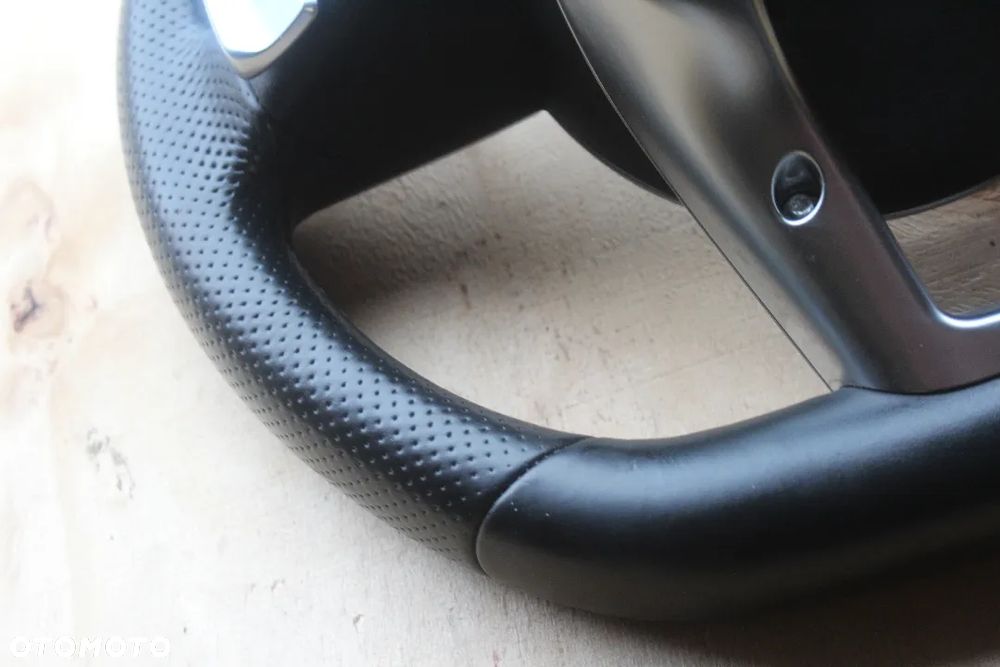 KIEROWNICA MULTIFUNKCJA SKÓRA ŁOPATKI MERCEDES W213 A0004606203 2018 - 19