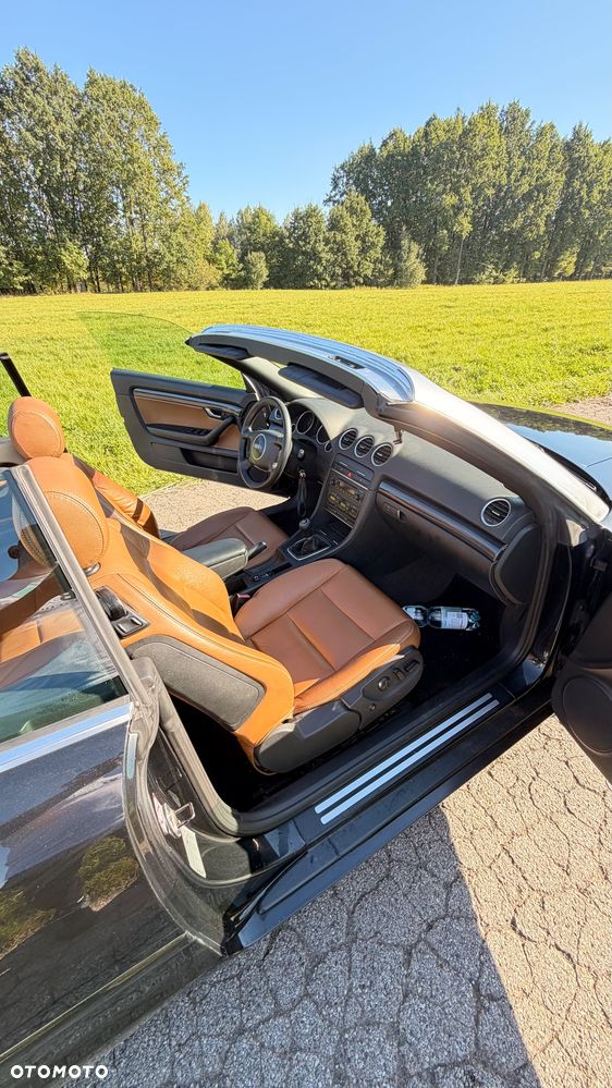 Audi A4 Cabrio 2.4 - 6