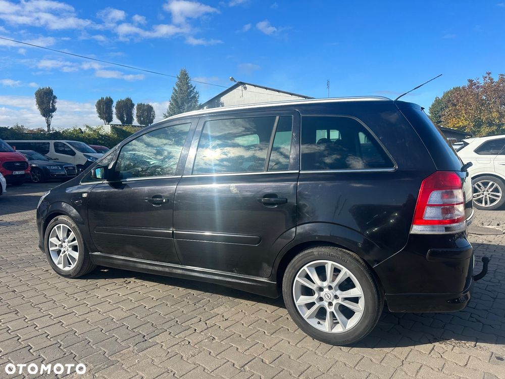 Opel Zafira 1.8 Cosmo - 9