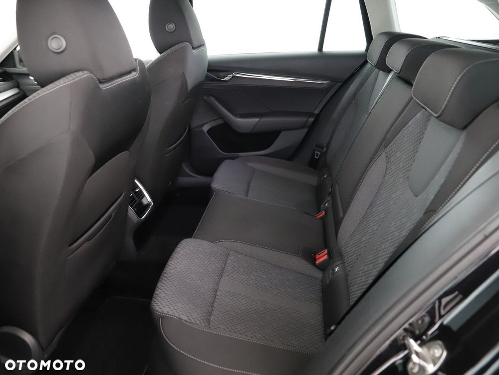 Skoda Octavia 2.0 TDI SCR Style DSG - 11