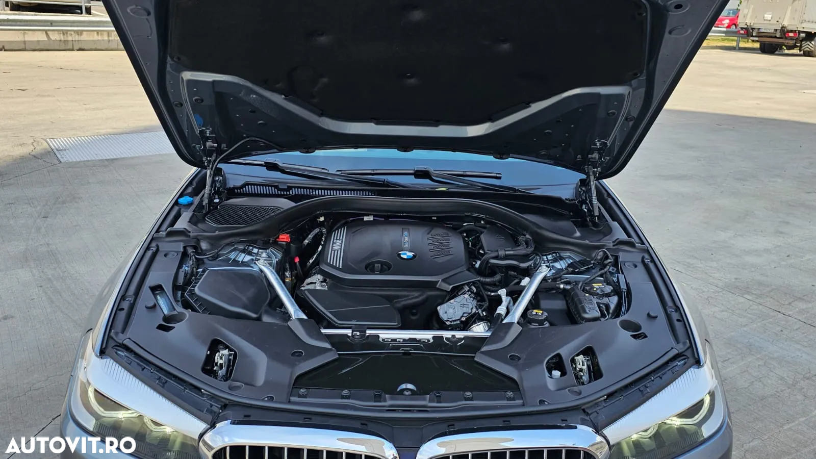 BMW Seria 5 520d AT MHEV - 39