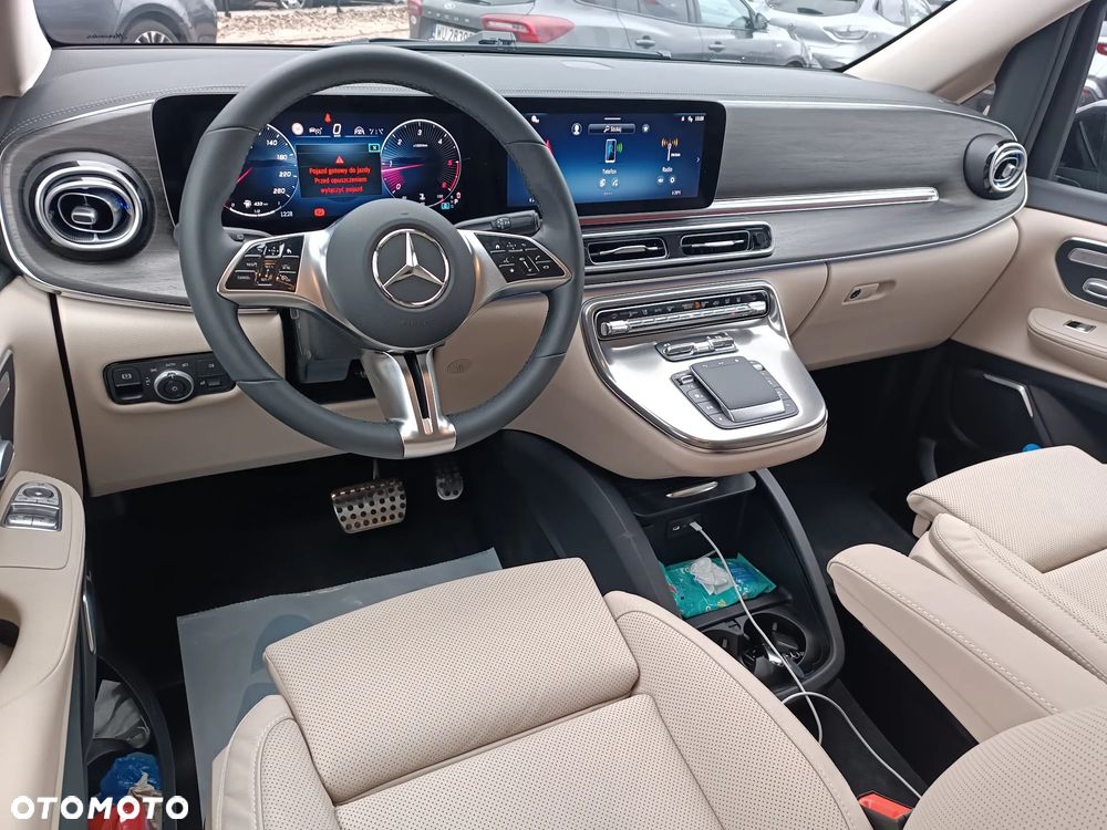 Mercedes-Benz Klasa V - 20