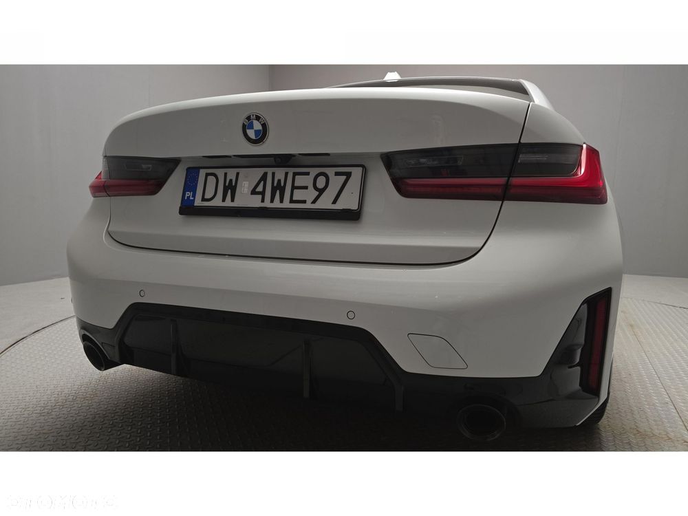 BMW Seria 3 320d xDrive mHEV M Sport - 32