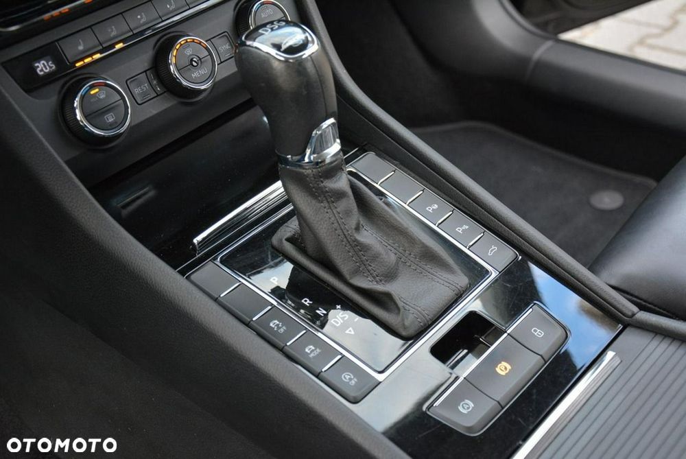 Skoda Superb 2.0 TDI 4x4 L&K DSG - 29