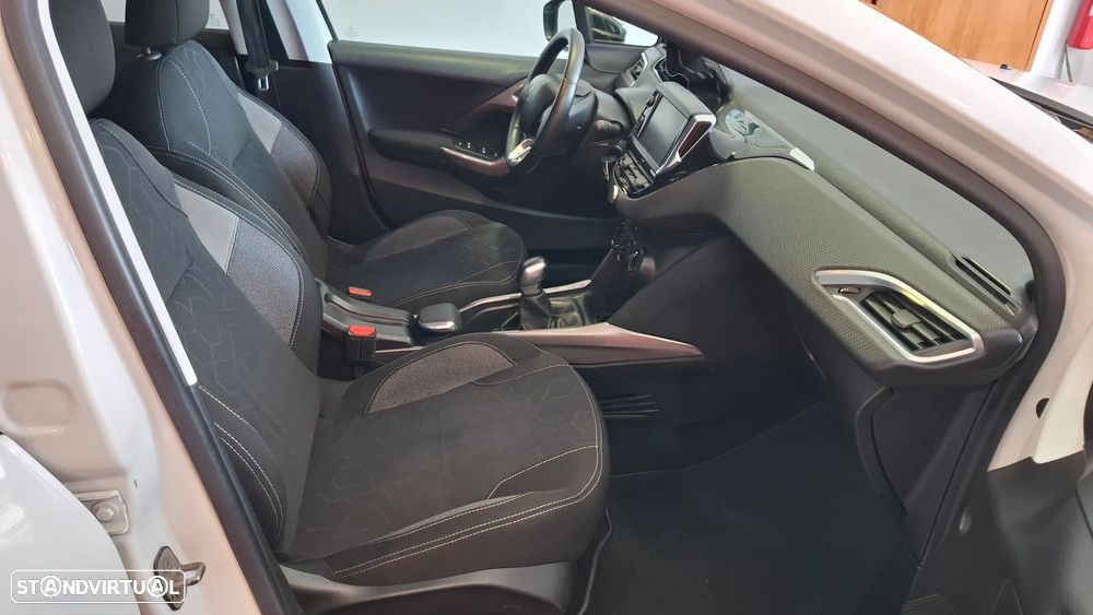 Peugeot 2008 1.6 BlueHDi Style - 16