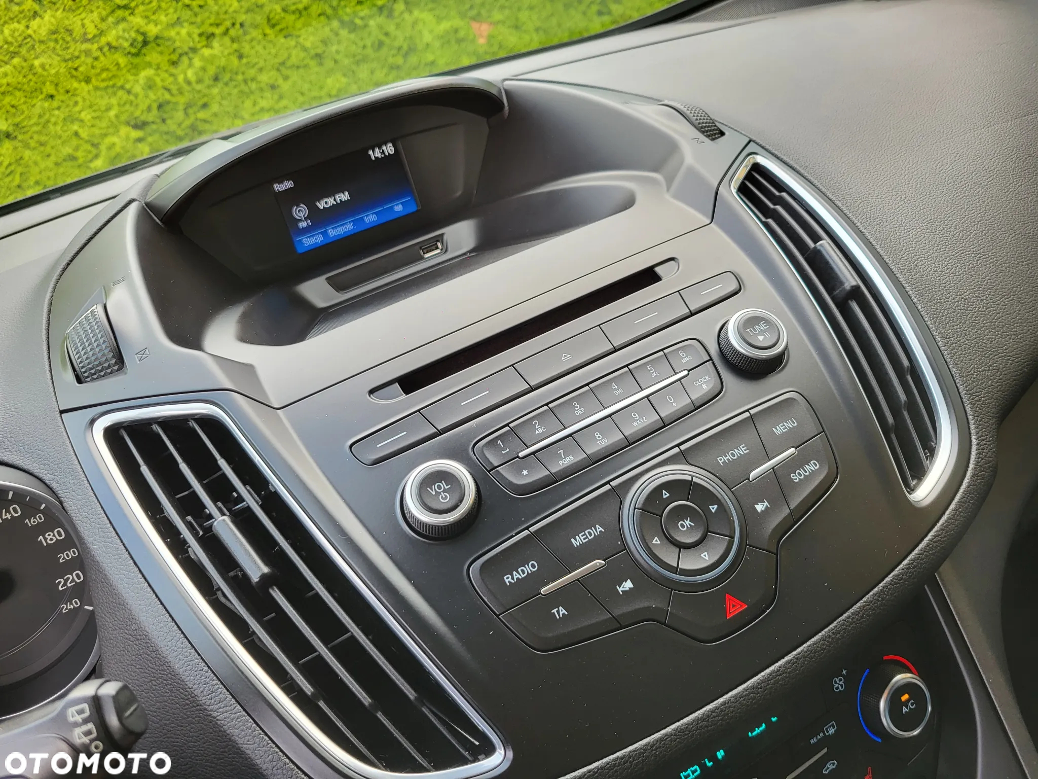Ford C-MAX - 11