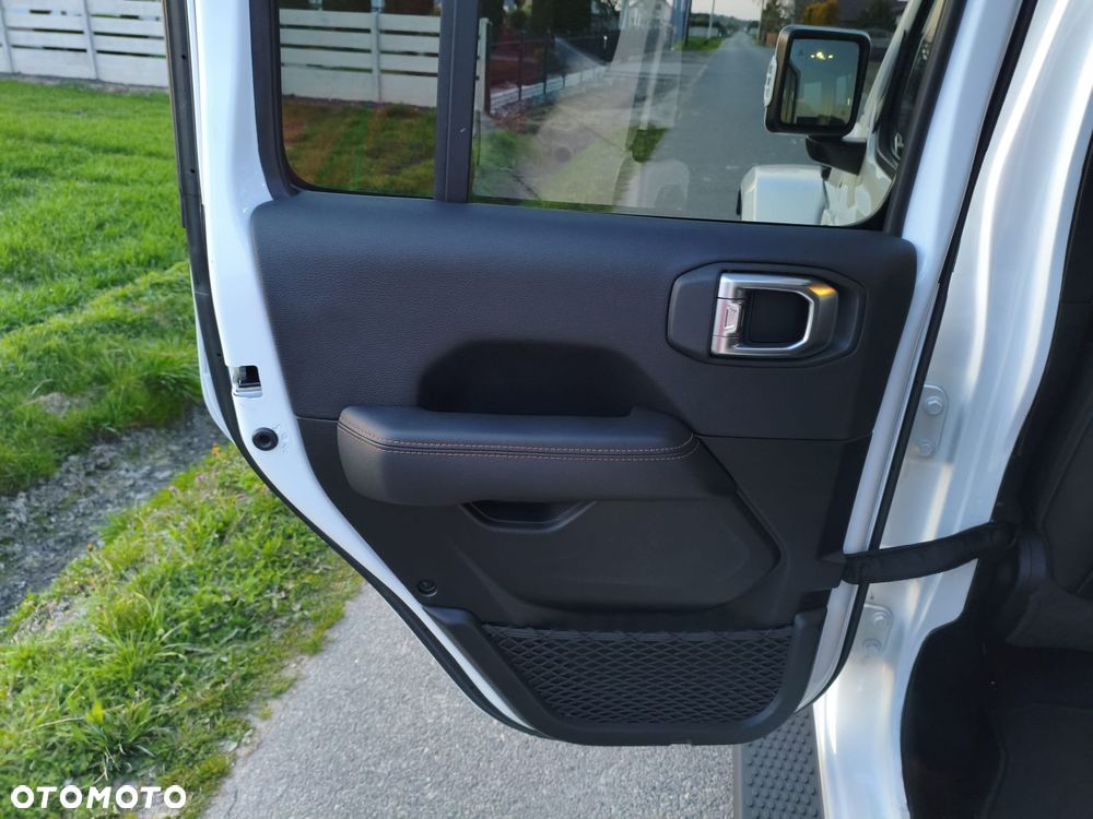 Jeep Wrangler - 19