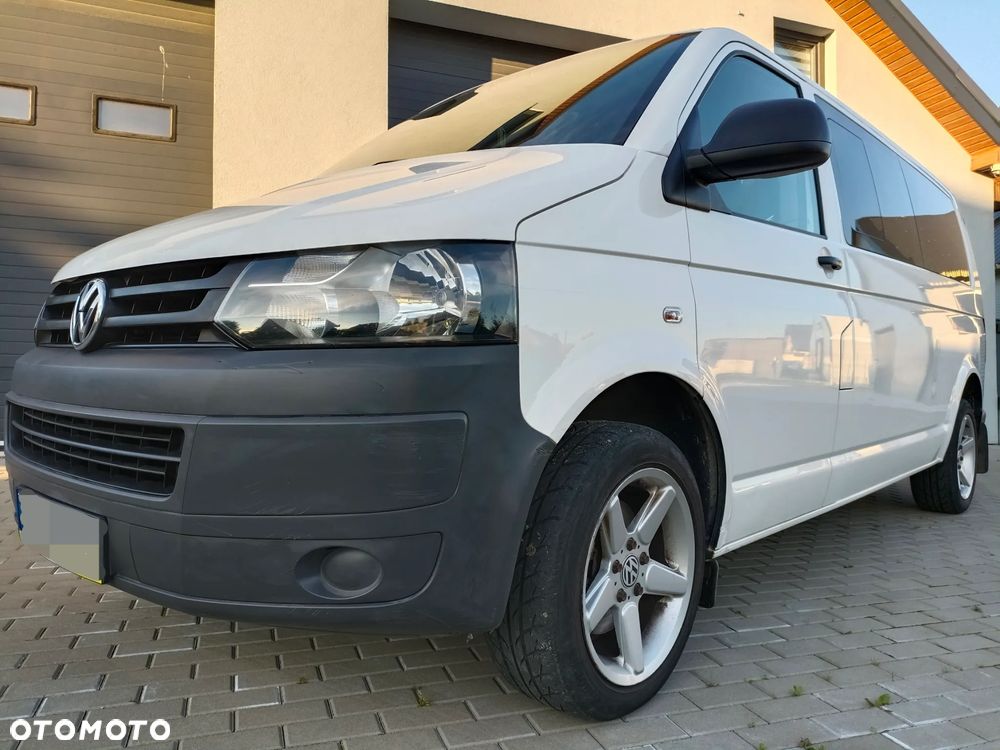 Volkswagen Caravelle - 1