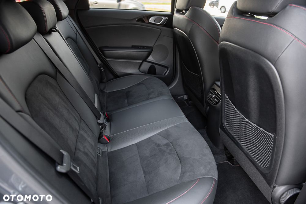 Kia ProCeed - 36