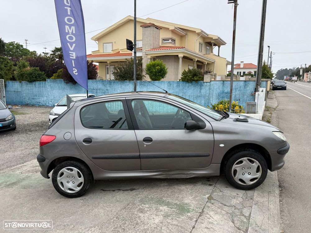 Peugeot 206 1.1 XR - 4