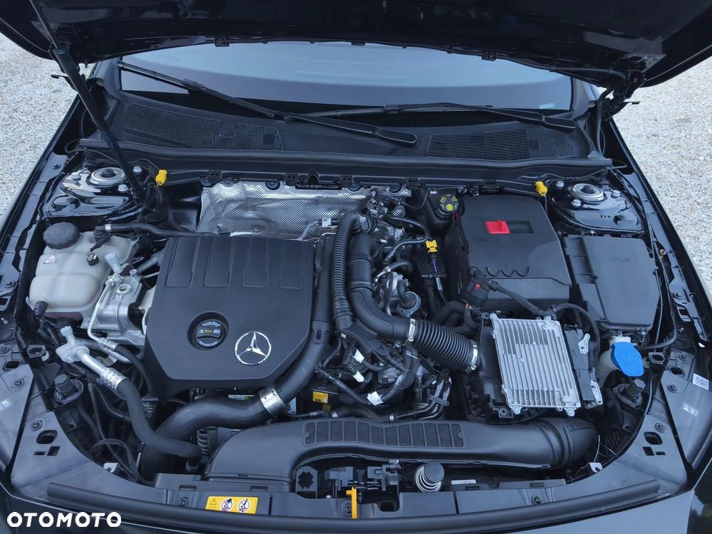 Mercedes-Benz CLA 200 mHEV AMG Line 7G-DCT - 16