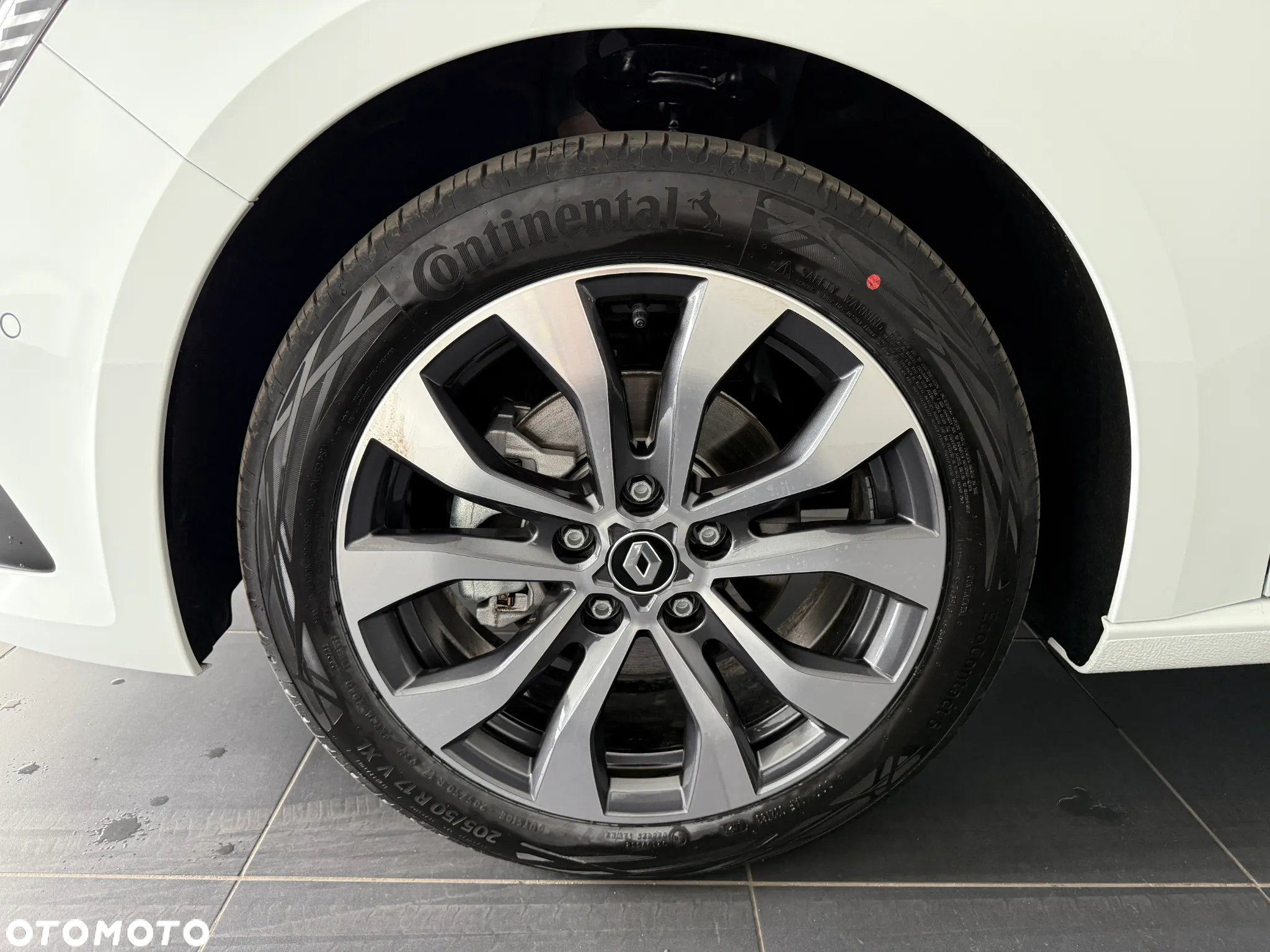 Renault Megane 1.3 TCe FAP Techno EDC - 11