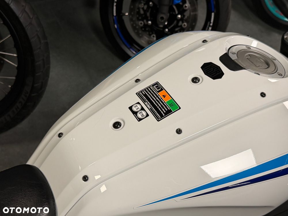 Yamaha XSR - 13