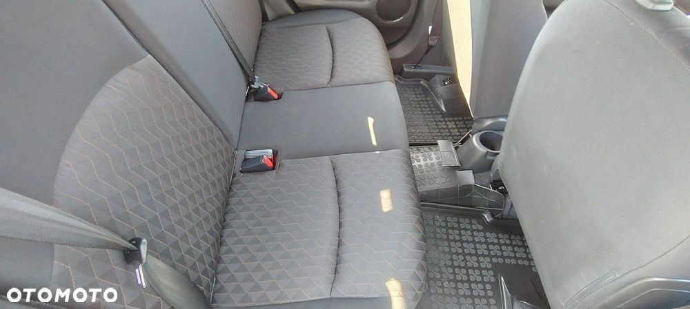 Mitsubishi Space Star - 11
