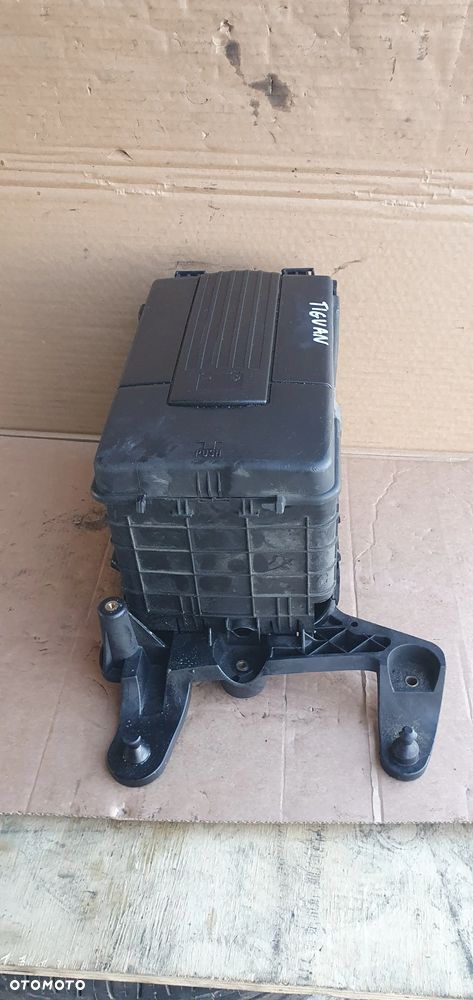 Obudowa podstawa akumulatora VW Tiguan I Lift 3C0915443A 3C0915335 - 1