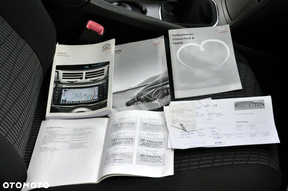 Toyota Avensis 1.8 Active - 13