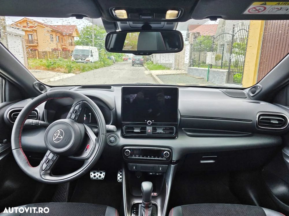Toyota Yaris 1.5 VVT-i HSD Dynamic Bi-tone - 6