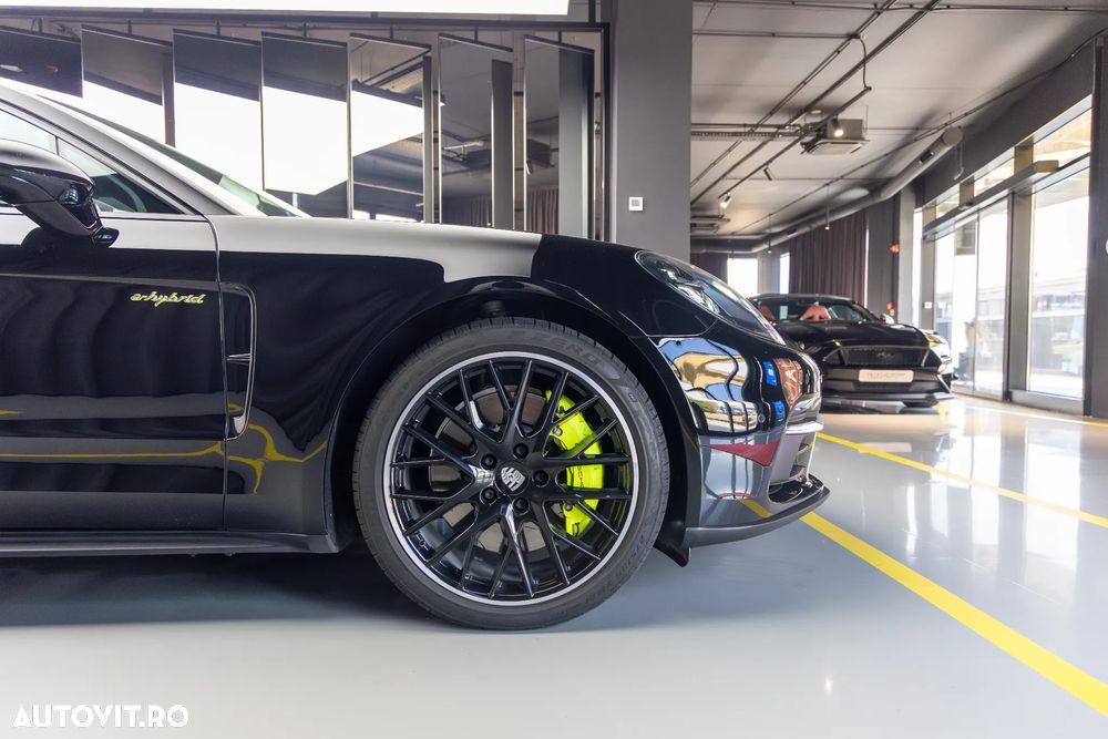 Porsche Panamera - 30