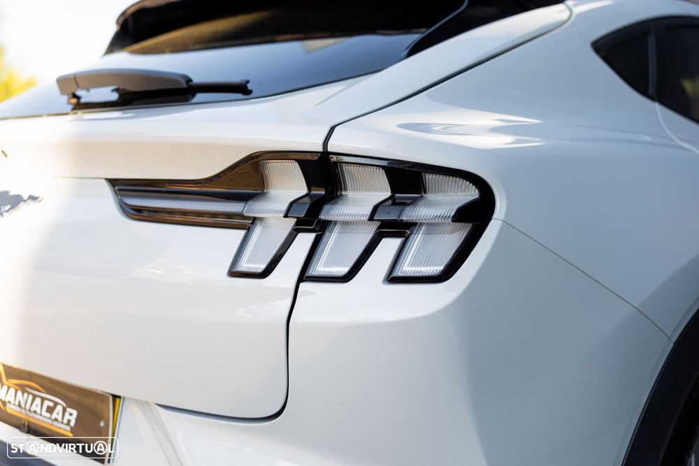 Ford Mustang Mach-E AWD PREMIUM - 41