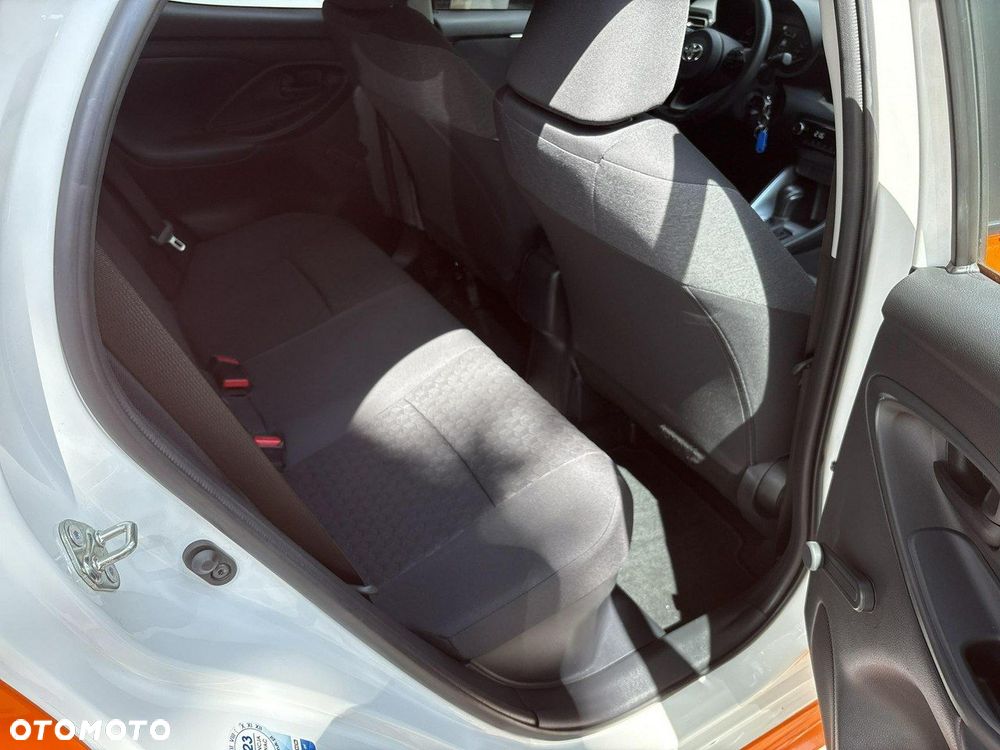 Toyota Yaris - 12