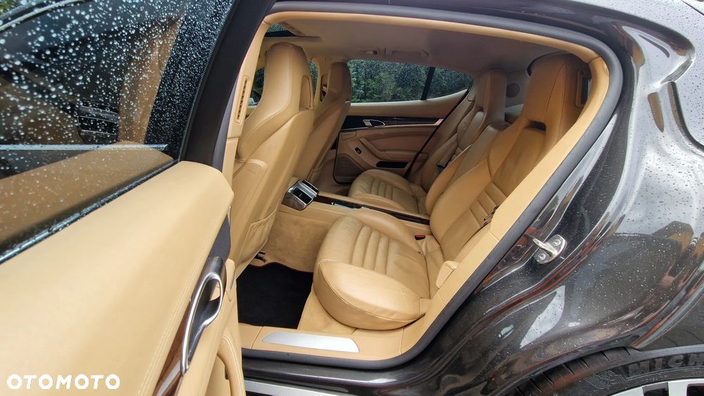 Porsche Panamera S PDK - 10