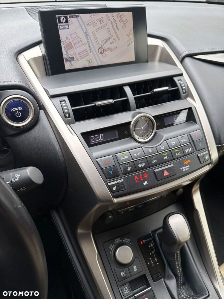 Lexus NX 300h Comfort AWD - 18