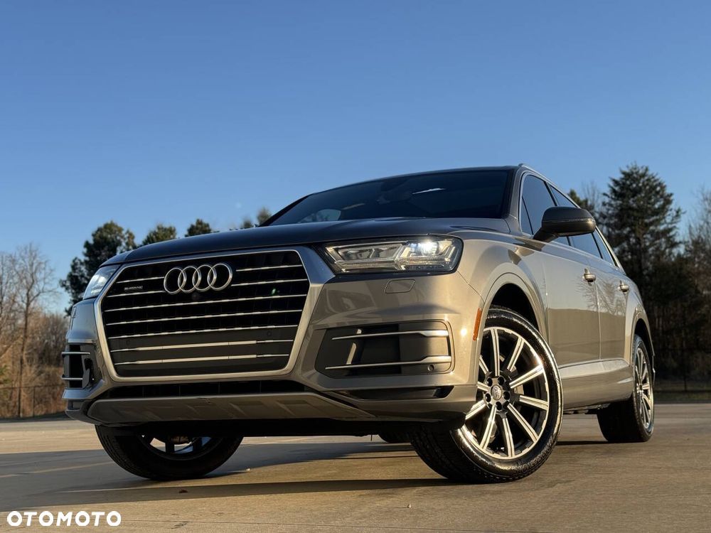 Audi Q7 2017 photo 2
