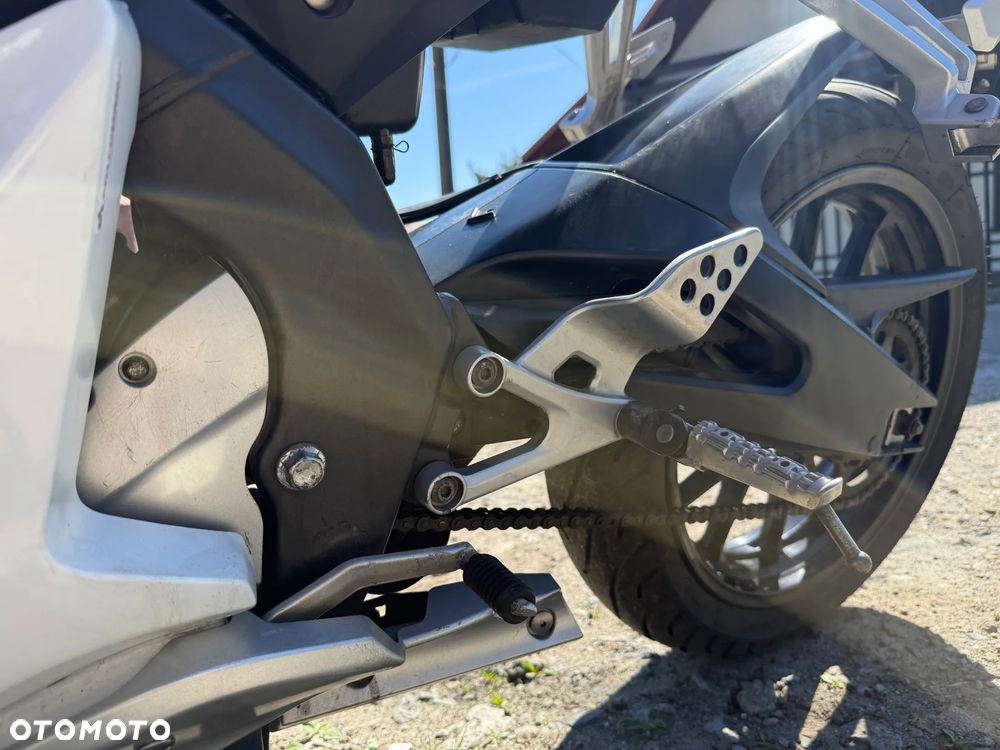 Yamaha R125 - 5