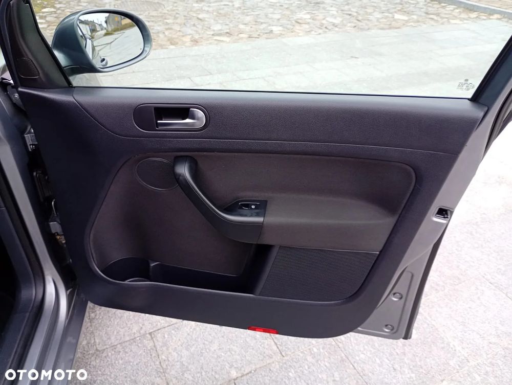 Volkswagen Golf Plus 1.6 TDI DPF Trendline - 25