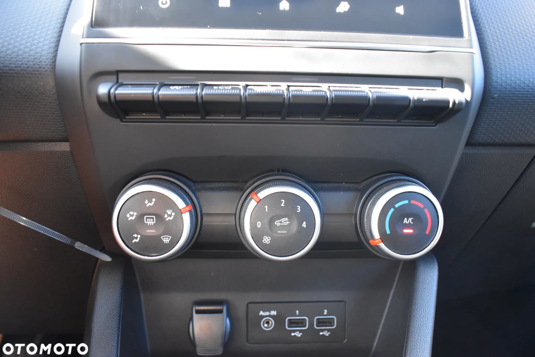 Renault Clio 1.0 TCe Equilibre - 28