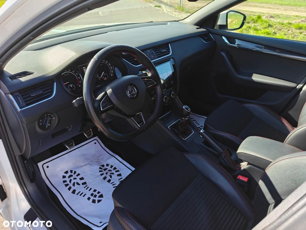 Skoda Octavia 2.0 TDI (Green tec) RS - 28