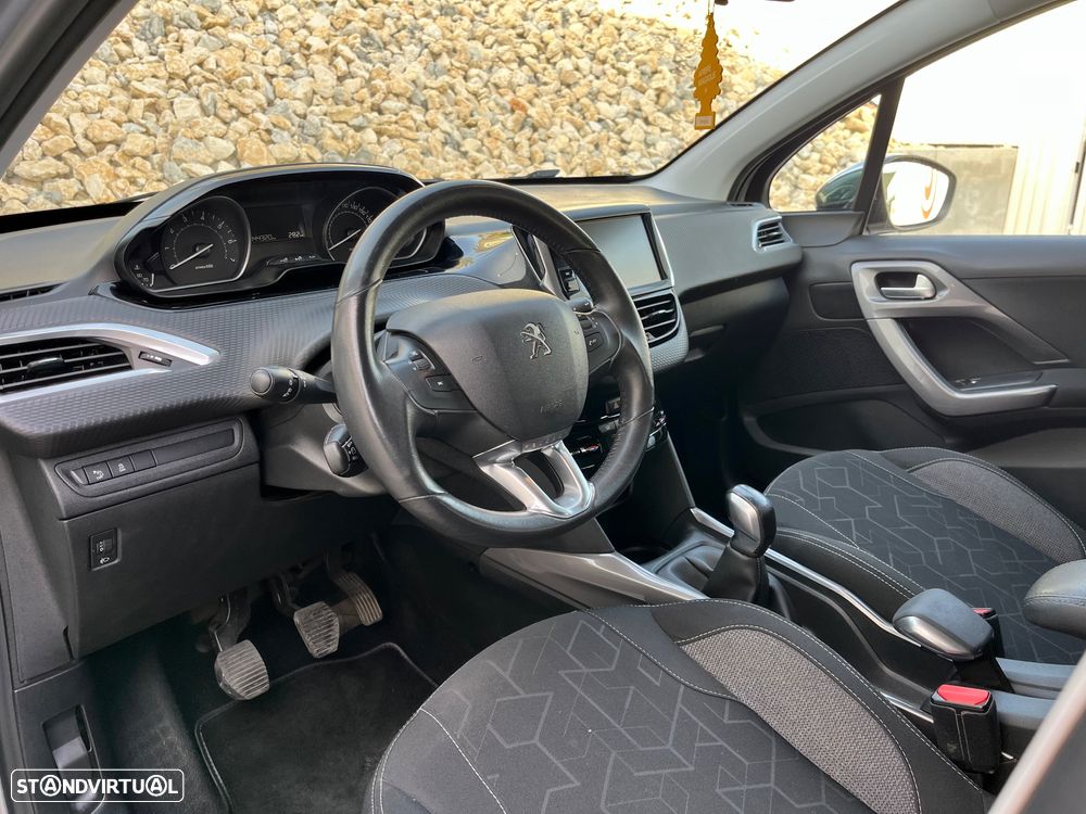 Peugeot 2008 PureTech 82 Style - 22