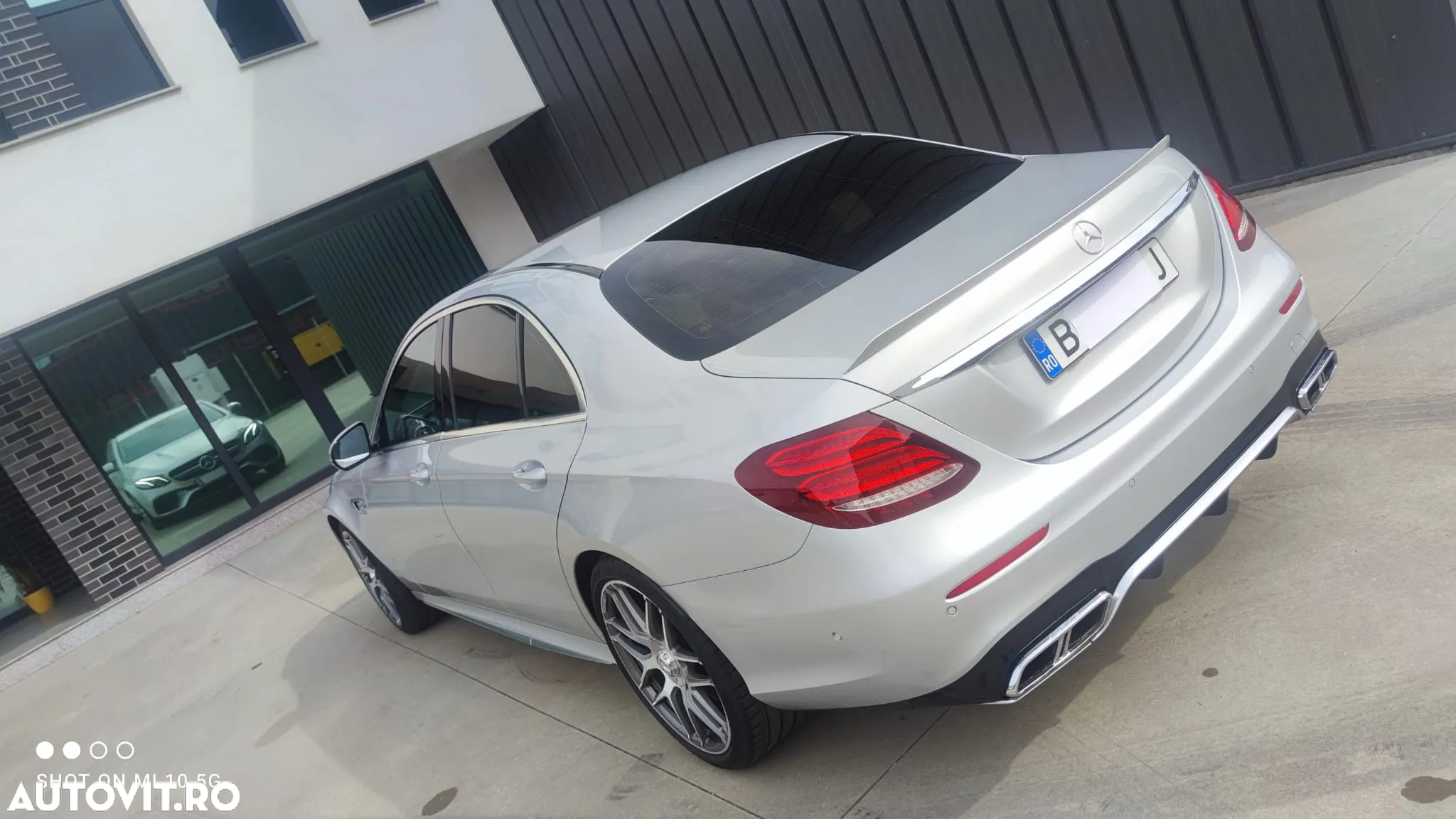 Mercedes-Benz E AMG 63 S 4Matic+ T AMG Speedshift MCT-9G - 26