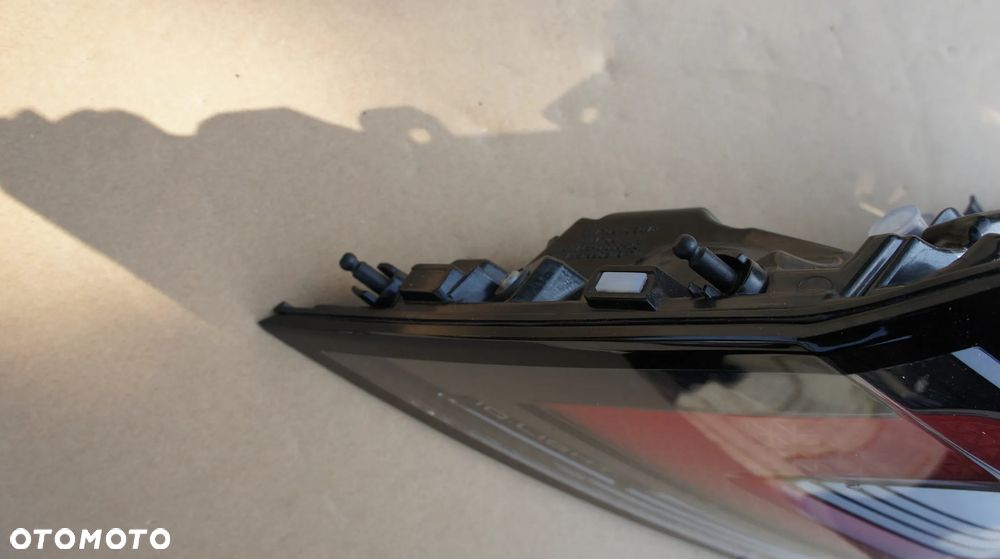 TYLNA LEWA PRAWA LAMPA VW GOLF VIII LIFT IQ LIGHT 5H0 - 6