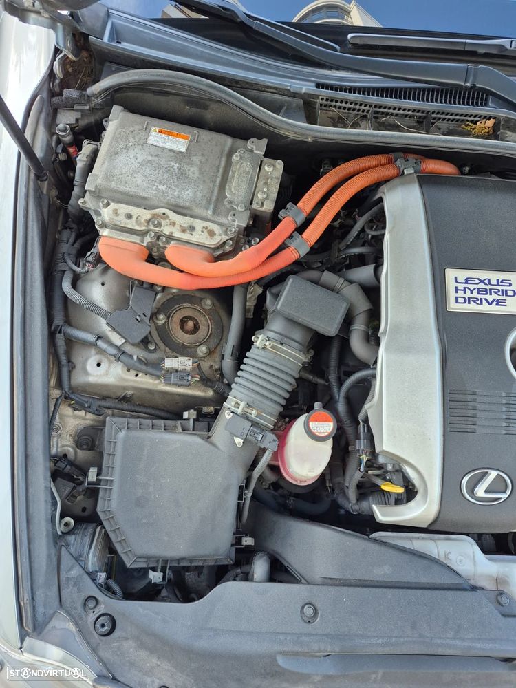 Lexus IS 300H Executive - 35